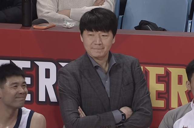 山东男篮小胜，高诗岩12+5关键三分 双塔替克里斯 新外援25日到